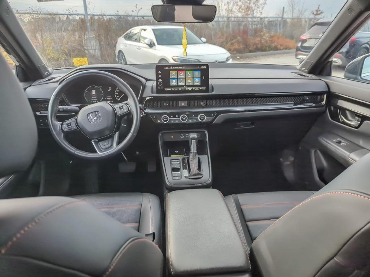 2024 Honda CR-V Hybrid Touring l Heated Seats l Power Moonroof Photo