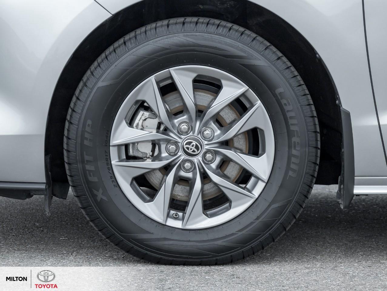 2025 Toyota Sienna HYBRID HEATED STEERING HEATED SEATS BLIND SPOT ONE Photo