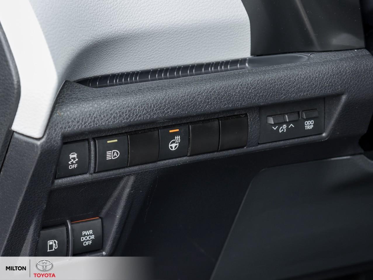 2025 Toyota Sienna HYBRID HEATED STEERING HEATED SEATS BLIND SPOT ONE Photo