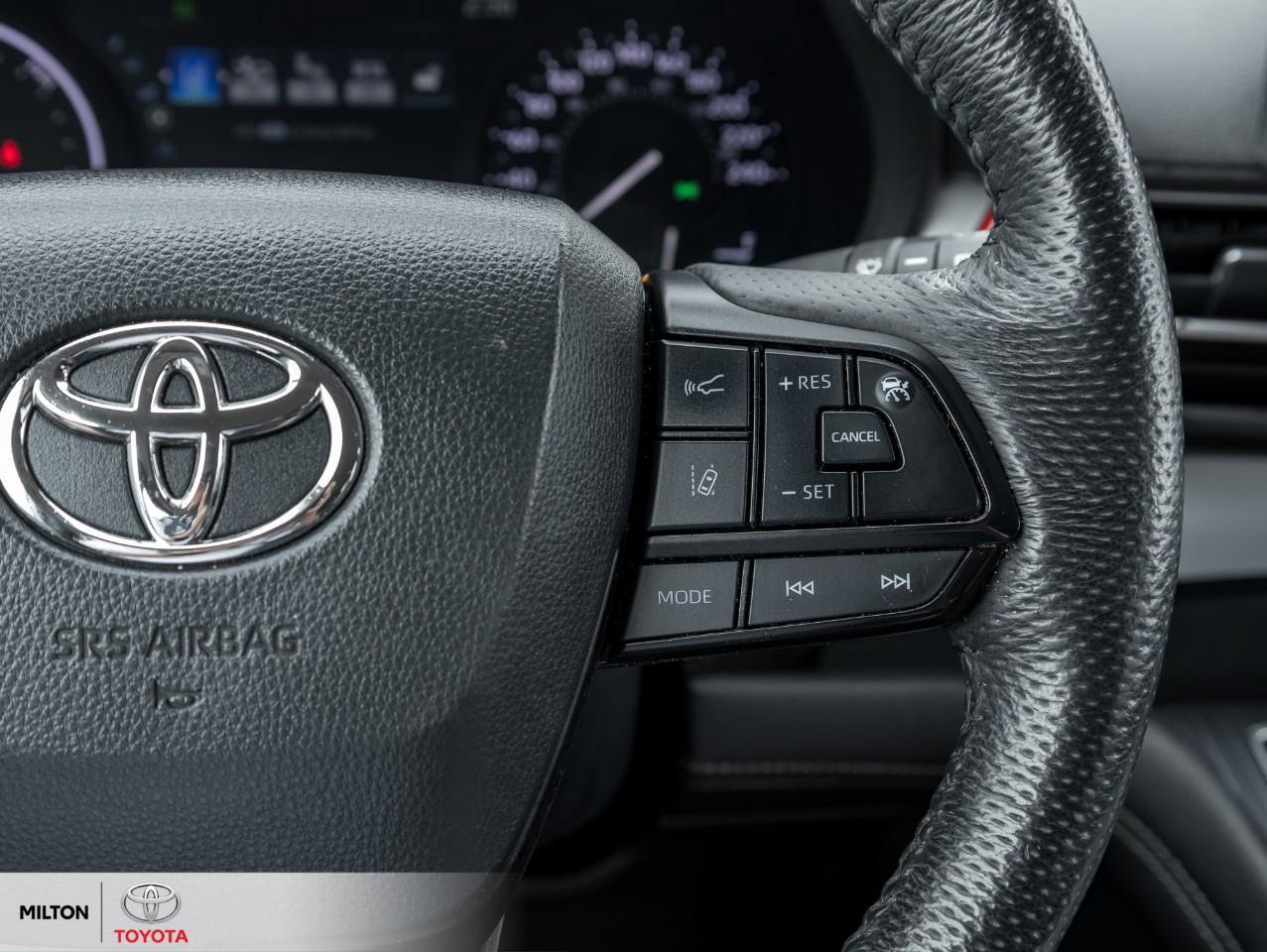 2025 Toyota Sienna HYBRID HEATED STEERING HEATED SEATS BLIND SPOT ONE Photo