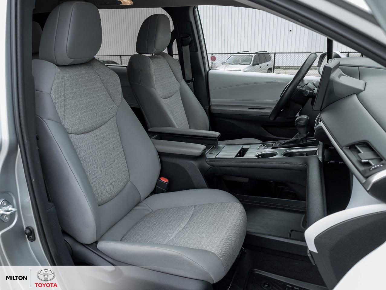 2025 Toyota Sienna HYBRID HEATED STEERING HEATED SEATS BLIND SPOT ONE Photo