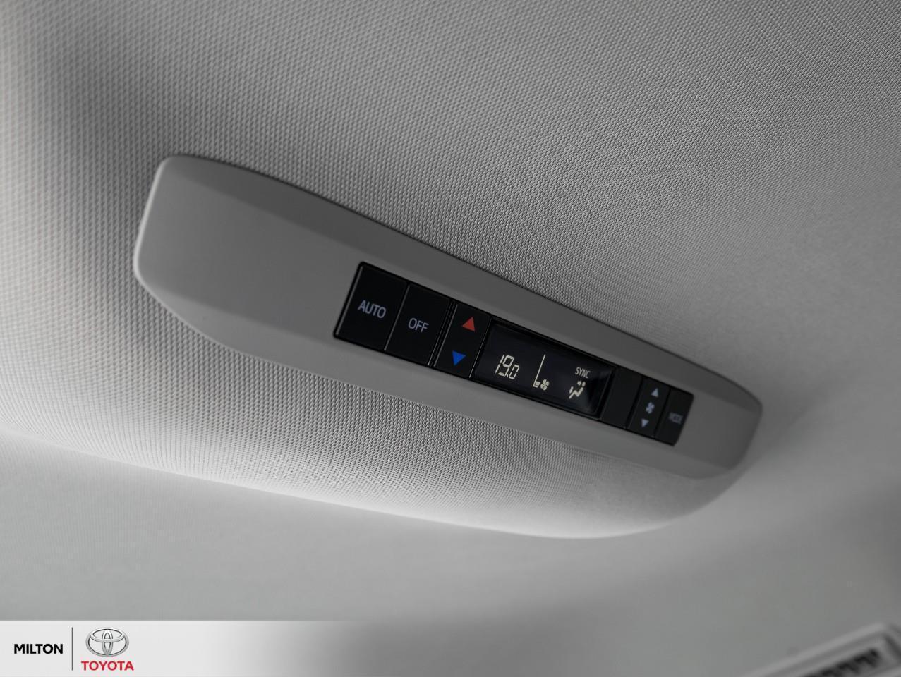 2025 Toyota Sienna HYBRID HEATED STEERING HEATED SEATS BLIND SPOT ONE Photo