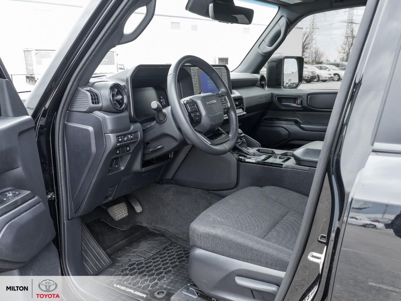 2025 Toyota Land Cruiser HYBRID HEATED STEERING WIRELESS CARPLAY LOCKING DI Photo