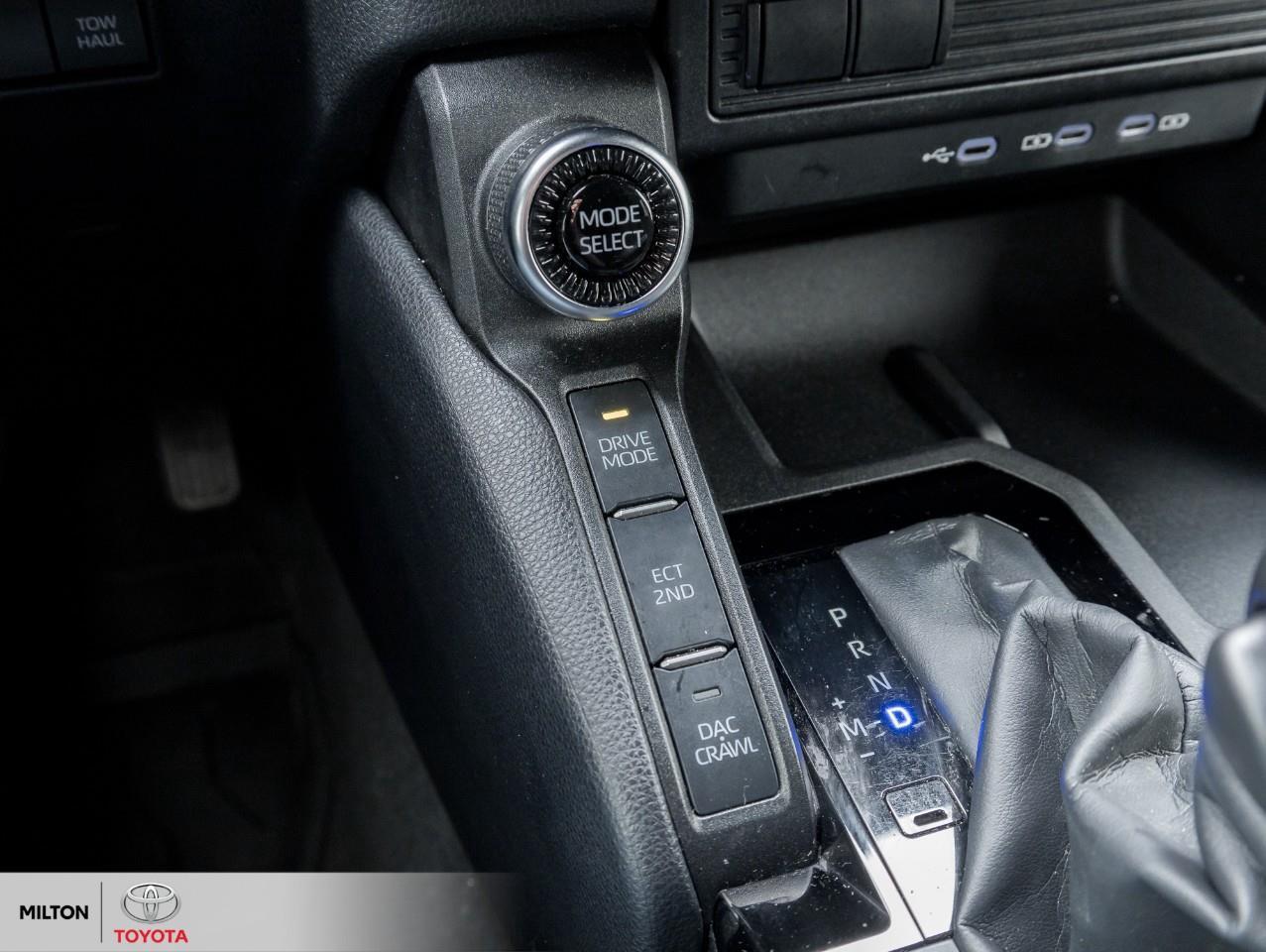 2025 Toyota Land Cruiser HYBRID HEATED STEERING WIRELESS CARPLAY LOCKING DI Photo