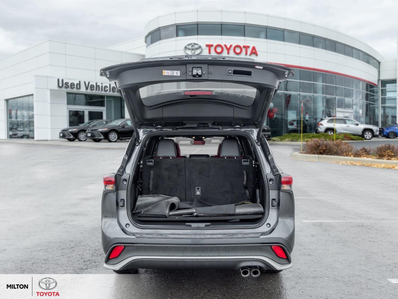 2025 Toyota Highlander LEATHER HEATED STEERING TOYOTA MULITMEDIA CONNECTE Photo
