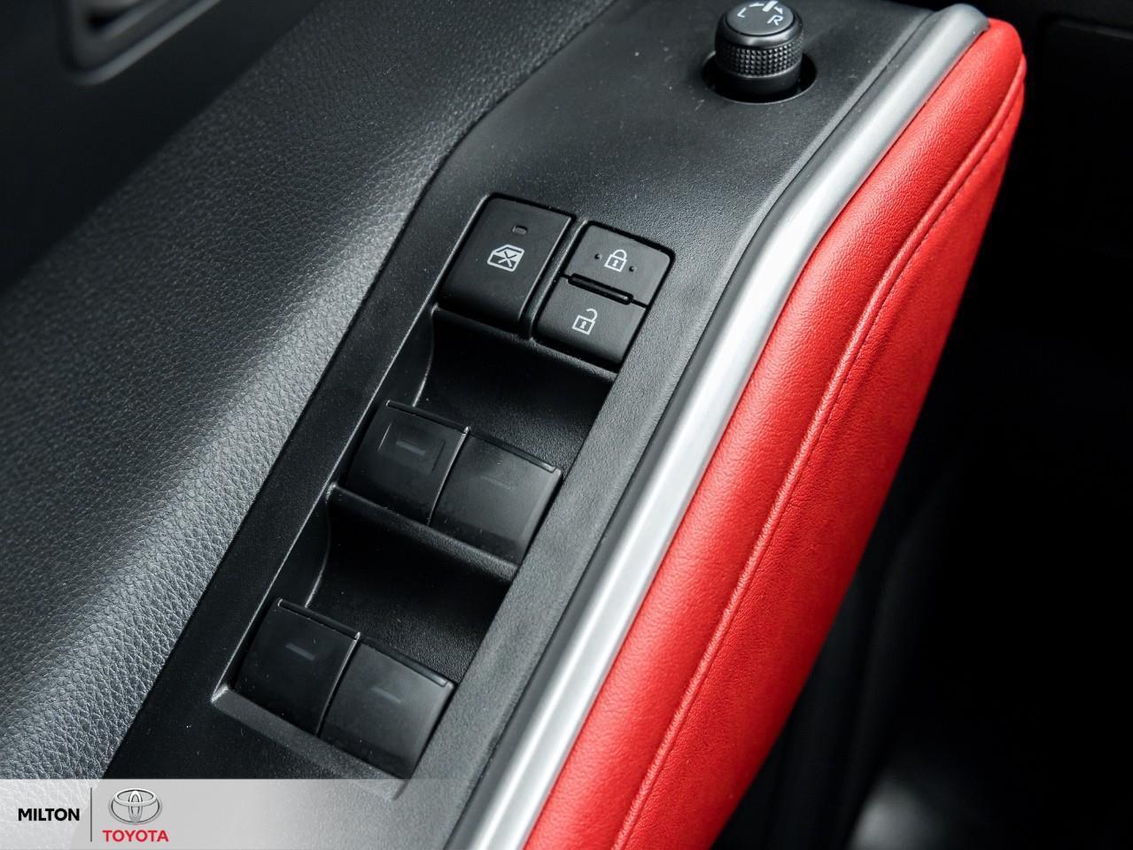 2025 Toyota Highlander LEATHER HEATED STEERING TOYOTA MULITMEDIA CONNECTE Photo