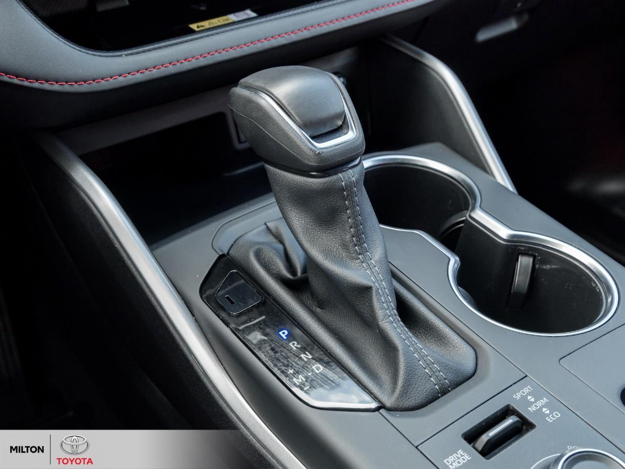 2025 Toyota Highlander LEATHER HEATED STEERING TOYOTA MULITMEDIA CONNECTE Photo