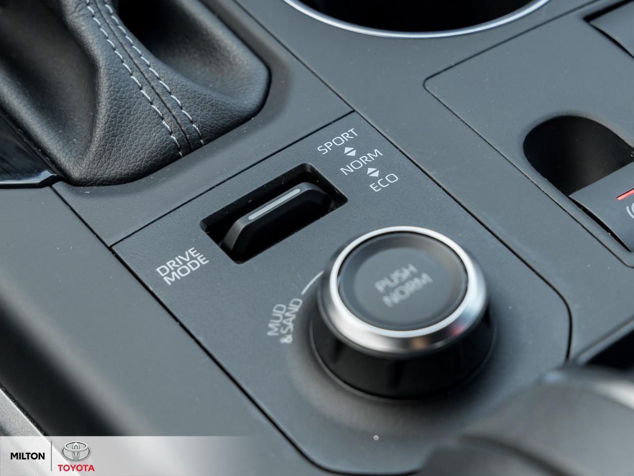 2025 Toyota Highlander LEATHER HEATED STEERING TOYOTA MULITMEDIA CONNECTE Photo