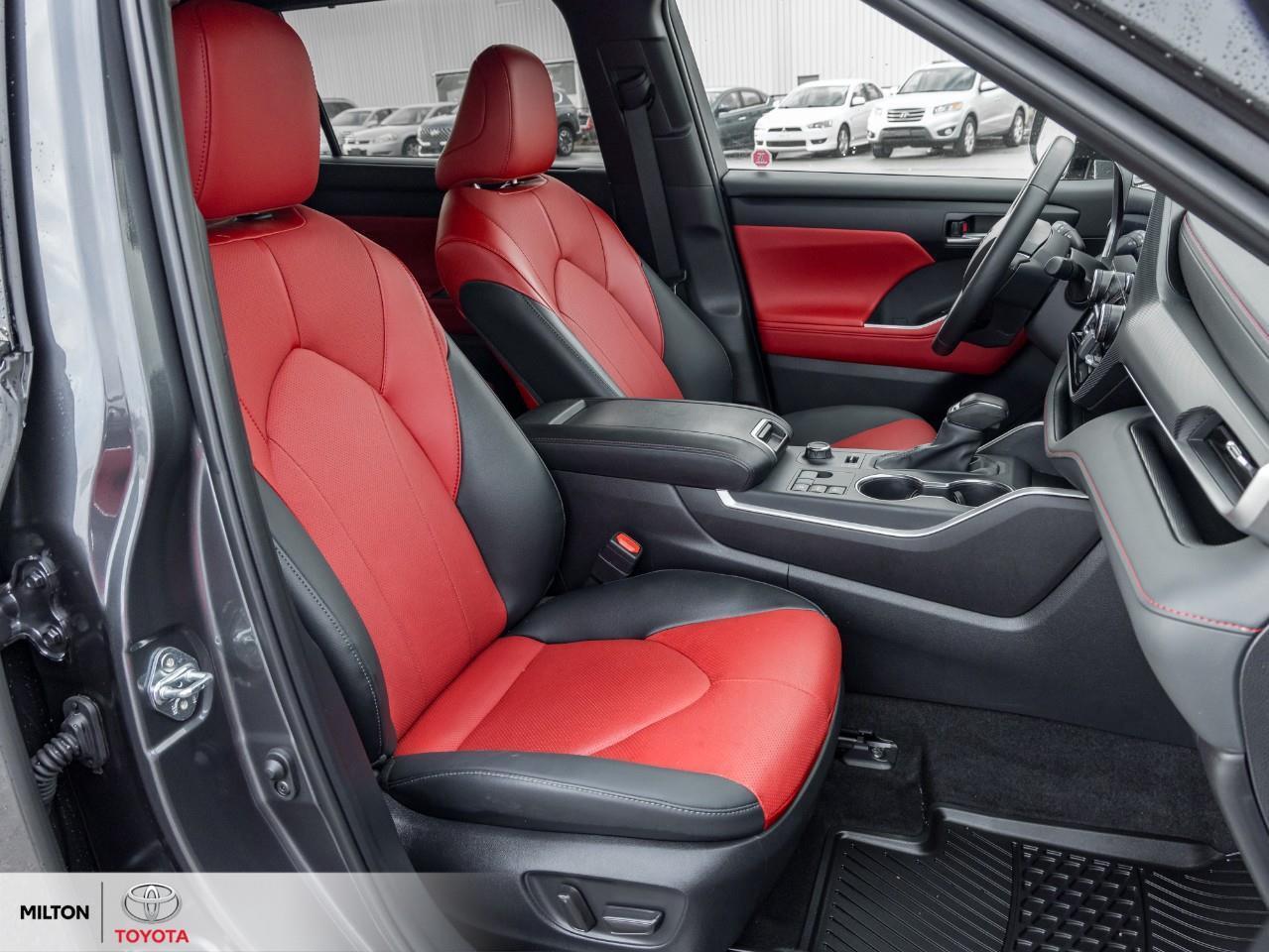 2025 Toyota Highlander LEATHER HEATED STEERING TOYOTA MULITMEDIA CONNECTE Photo