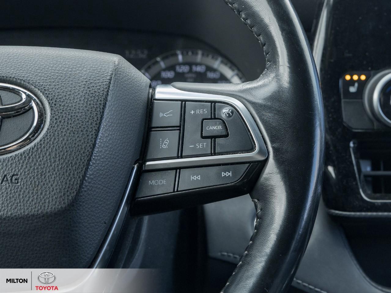 2021 Toyota Highlander LEATHER HEATED STEERING SUNROOF ONE OWNER XSE Photo