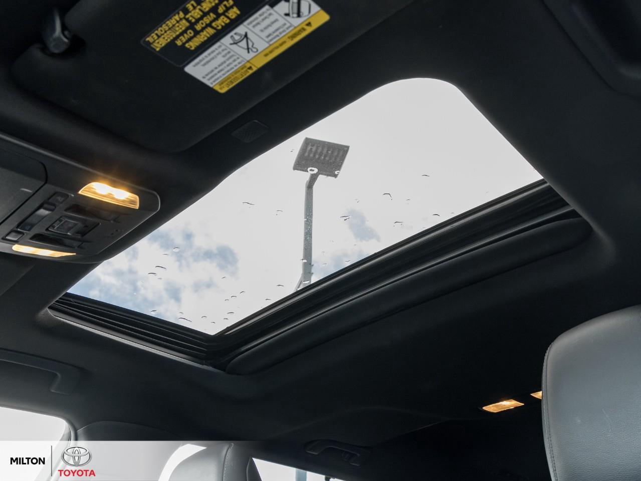 2021 Toyota Highlander LEATHER HEATED STEERING SUNROOF ONE OWNER XSE Photo