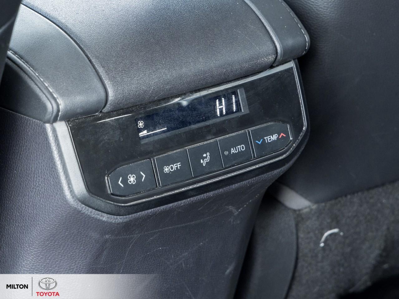 2021 Toyota Highlander LEATHER HEATED STEERING SUNROOF ONE OWNER XSE Photo