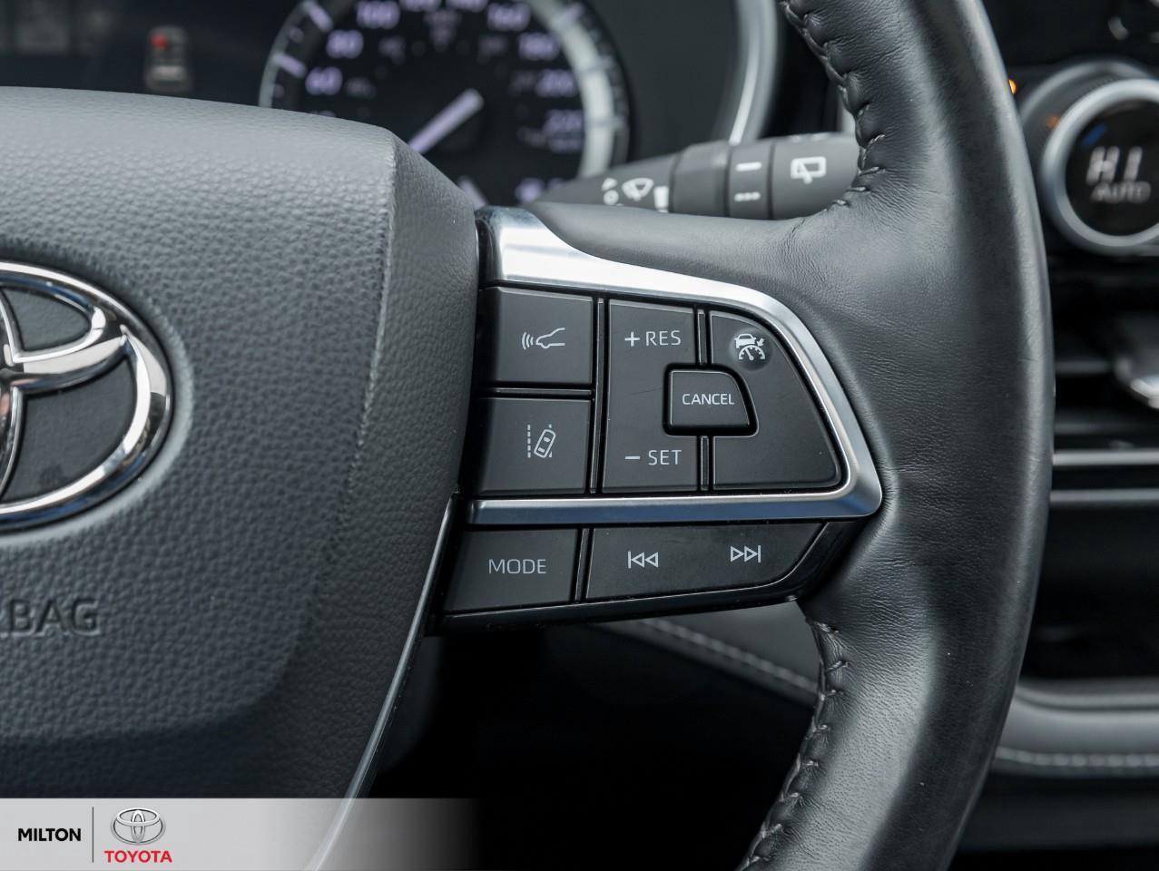 2021 Toyota Highlander LEATHER HEATED STEERING SUNROOF ONE OWNER XSE Photo