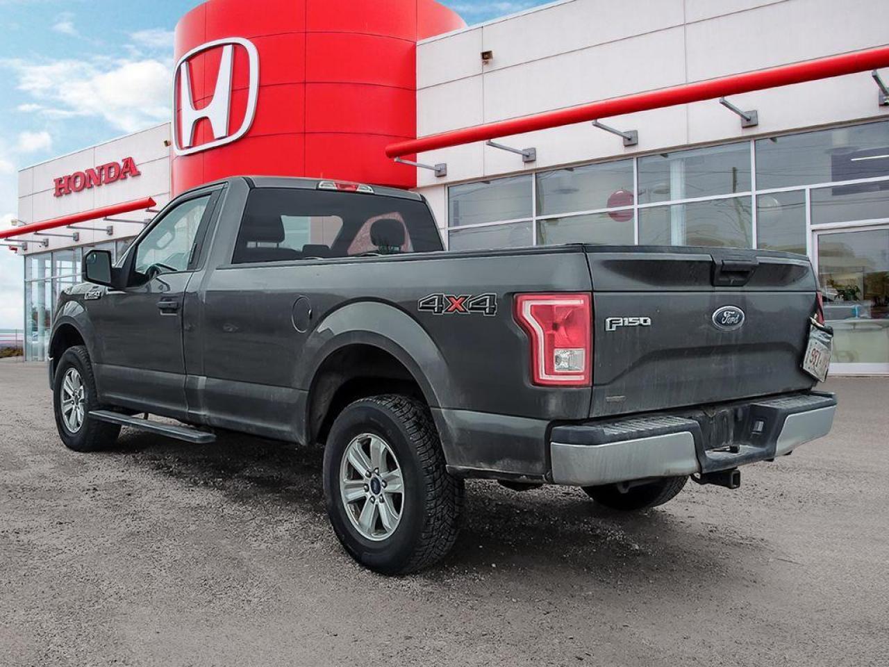 2017 Ford F-150 XLT Photo3