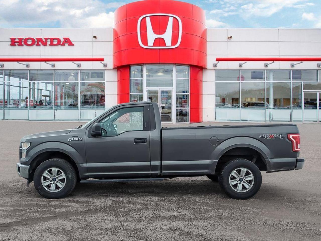 2017 Ford F-150 XLT Photo2