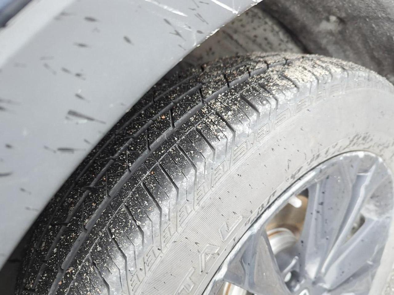 2025 Honda CR-V Hybrid Touring l Apple CarPlay/Android Auto Photo