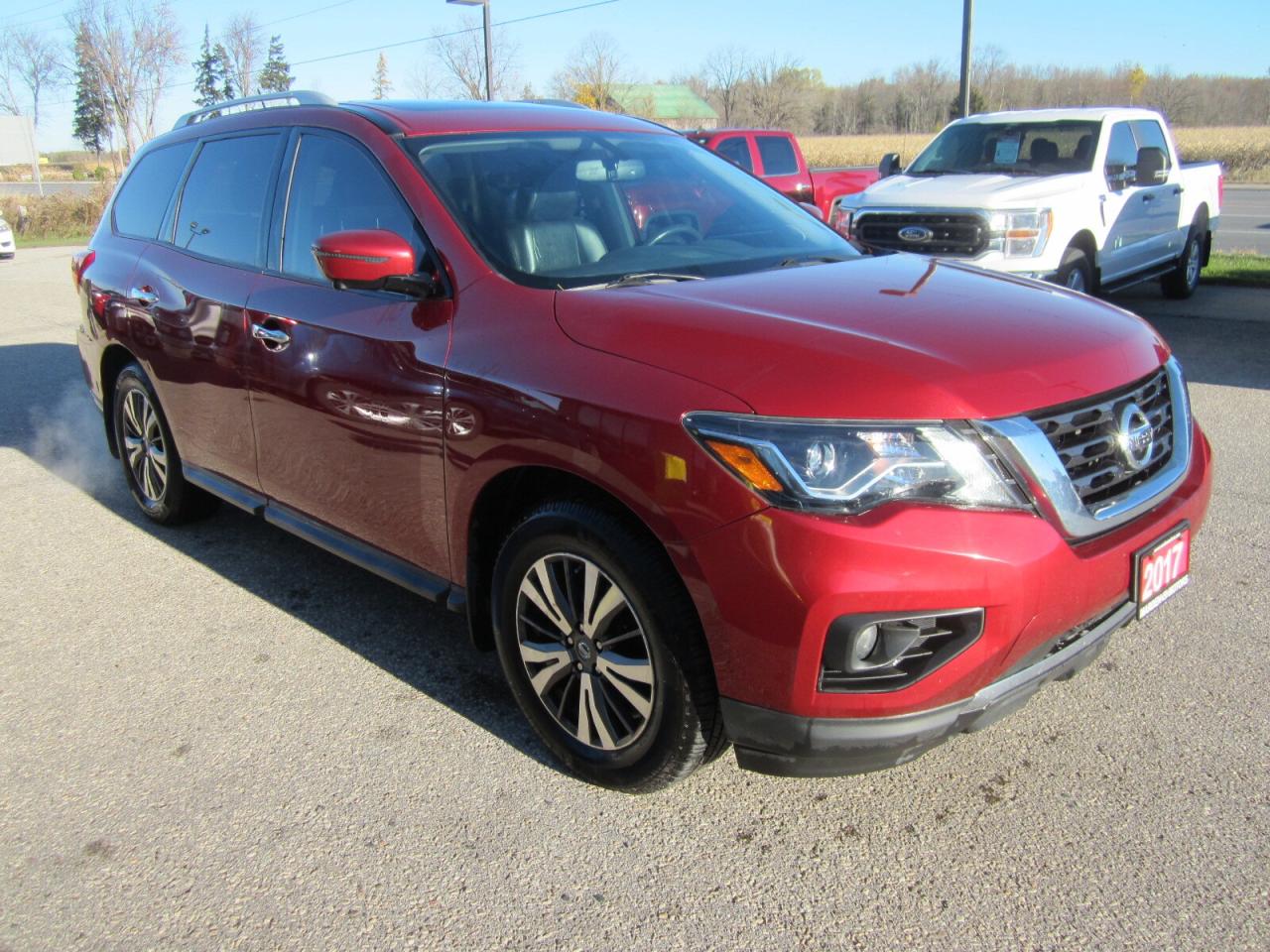 2017 Nissan Pathfinder 4WD 4dr SL LOADED NO ACCIDENTS Photo