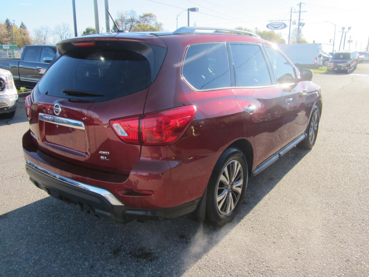 2017 Nissan Pathfinder 4WD 4dr SL LOADED NO ACCIDENTS Photo