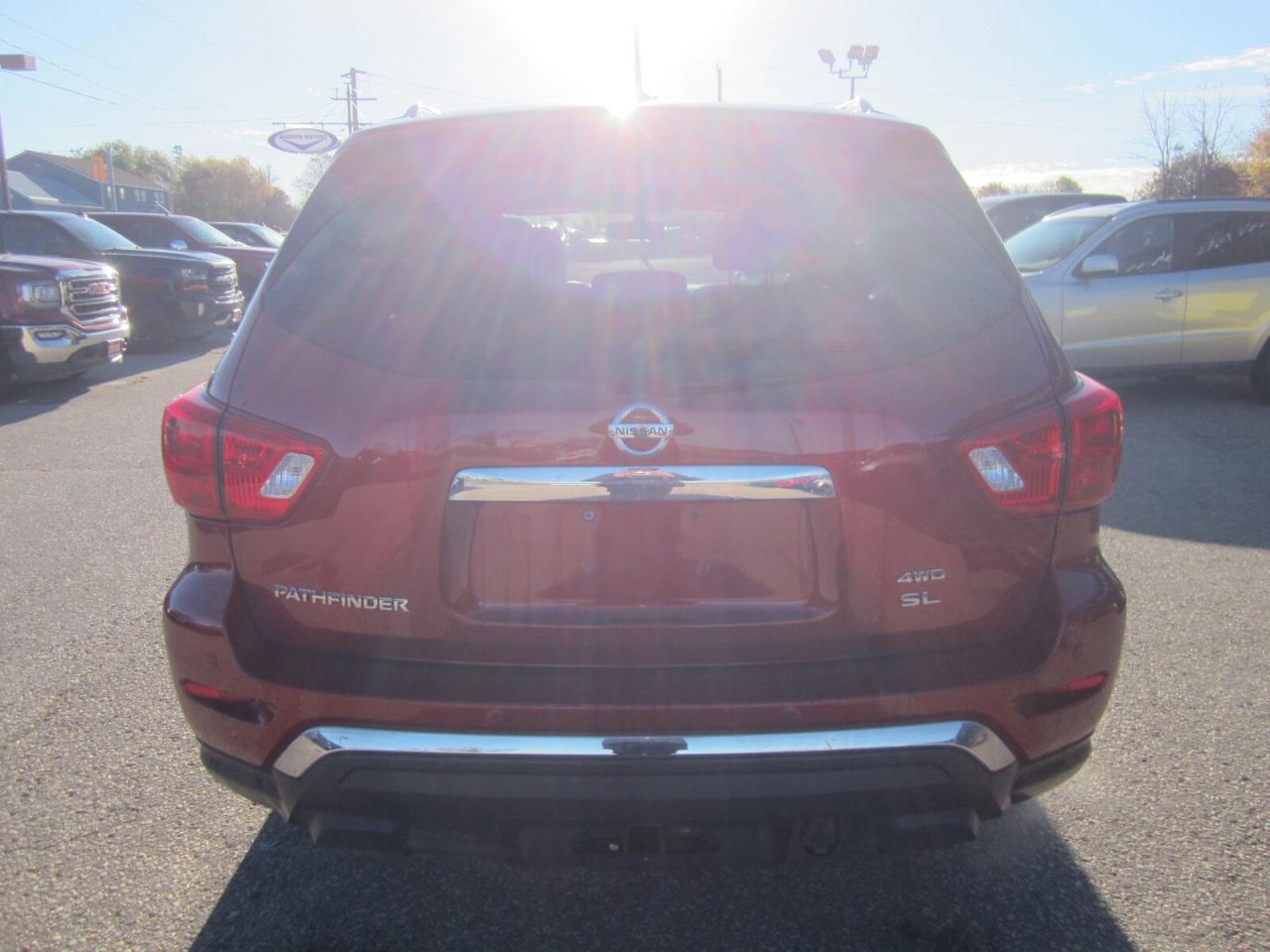 2017 Nissan Pathfinder 4WD 4dr SL LOADED NO ACCIDENTS Photo