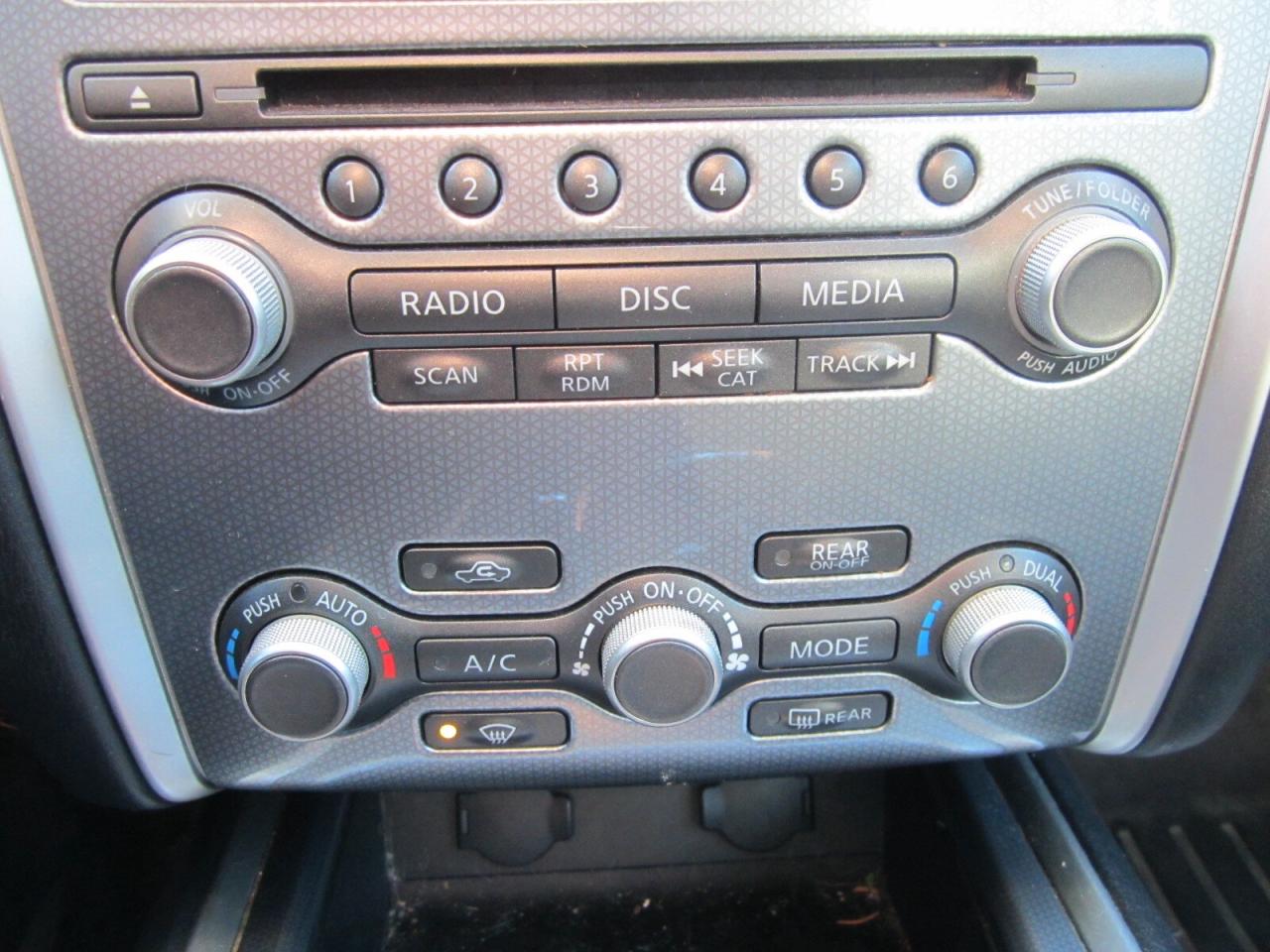 2017 Nissan Pathfinder 4WD 4dr SL LOADED NO ACCIDENTS Photo