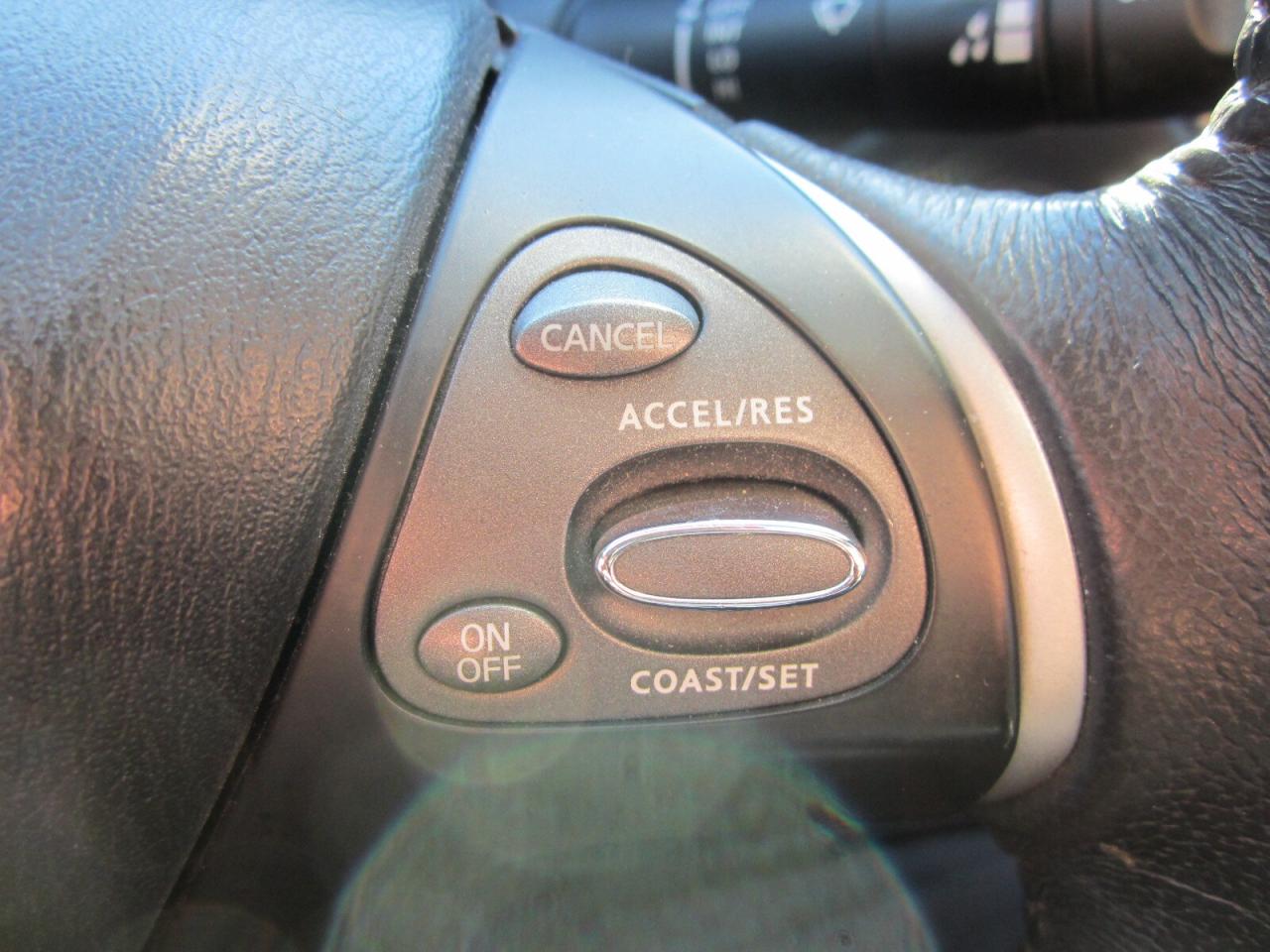 2017 Nissan Pathfinder 4WD 4dr SL LOADED NO ACCIDENTS Photo