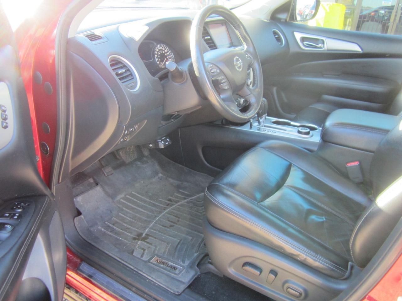 2017 Nissan Pathfinder 4WD 4dr SL LOADED NO ACCIDENTS Photo