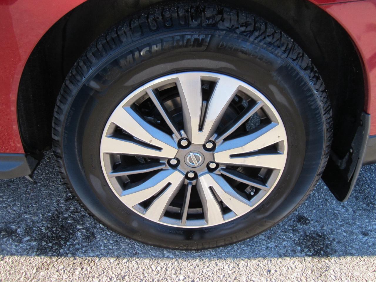 2017 Nissan Pathfinder 4WD 4dr SL LOADED NO ACCIDENTS Photo