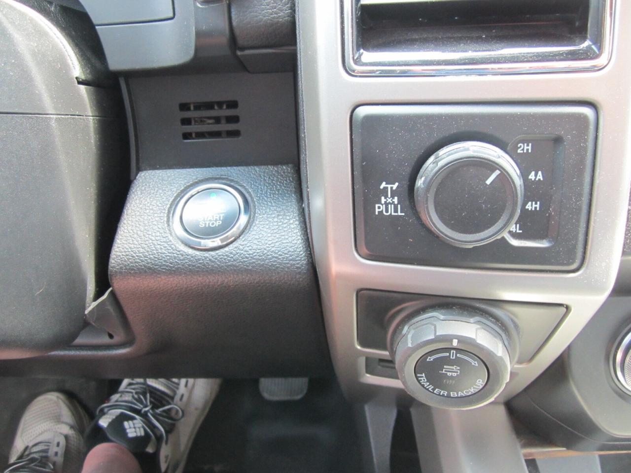 2018 Ford F-150 Lariat 4WD ONE OWNER NO ACCIDENTS Photo