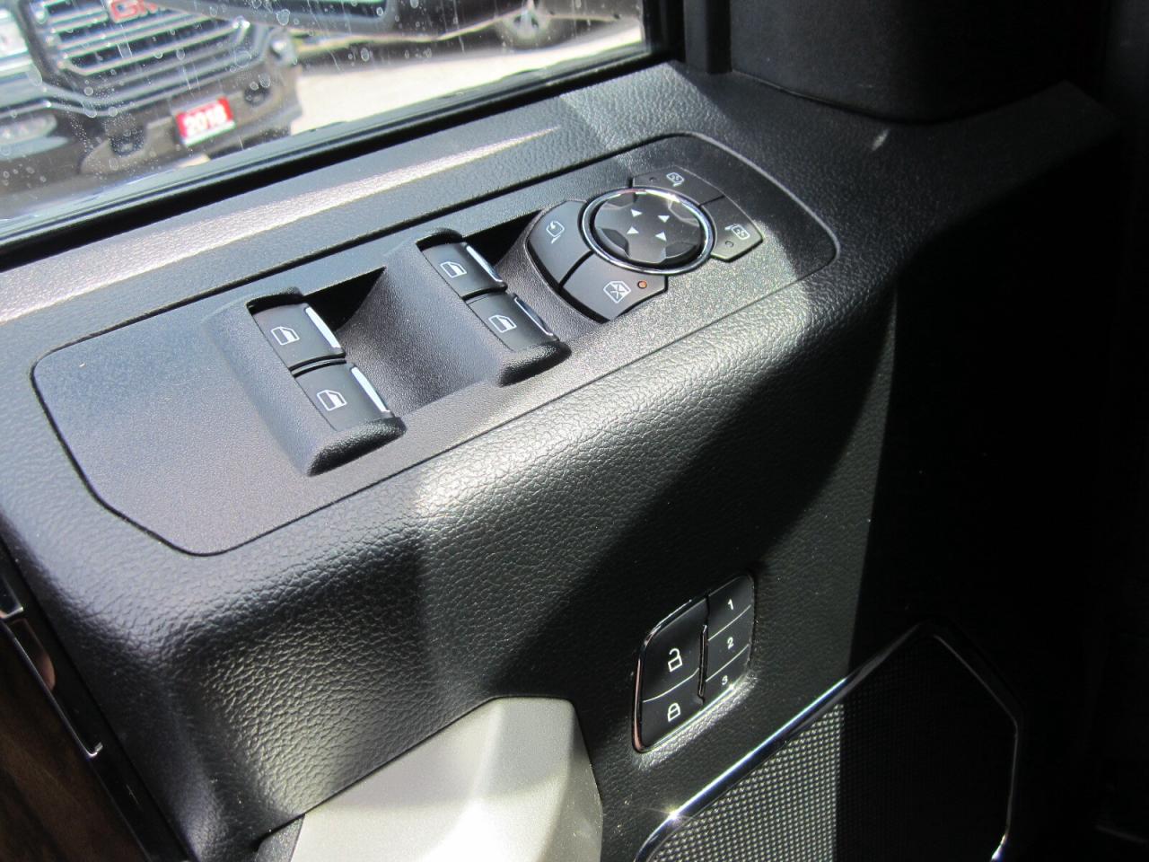 2018 Ford F-150 Lariat 4WD ONE OWNER NO ACCIDENTS Photo