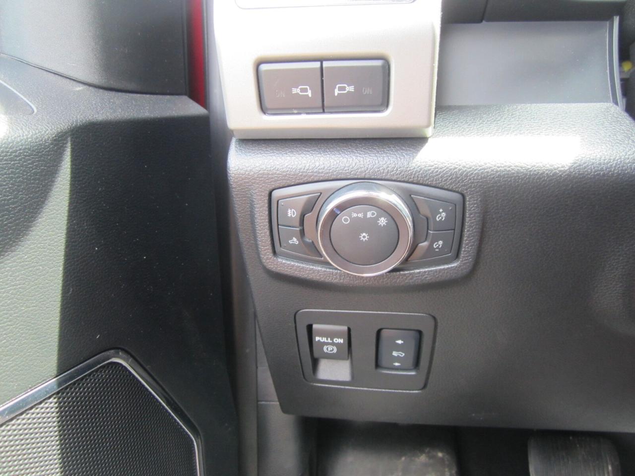 2018 Ford F-150 Lariat 4WD ONE OWNER NO ACCIDENTS Photo