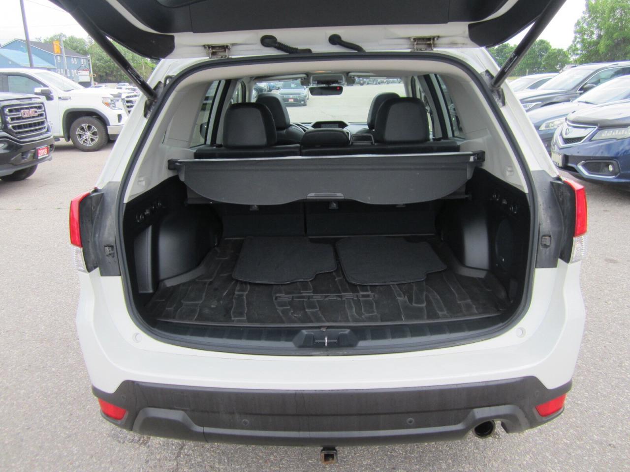 2020 Subaru Forester 2.5i Limited EyeSight ONE OWNER NO ACCIDENTS Photo