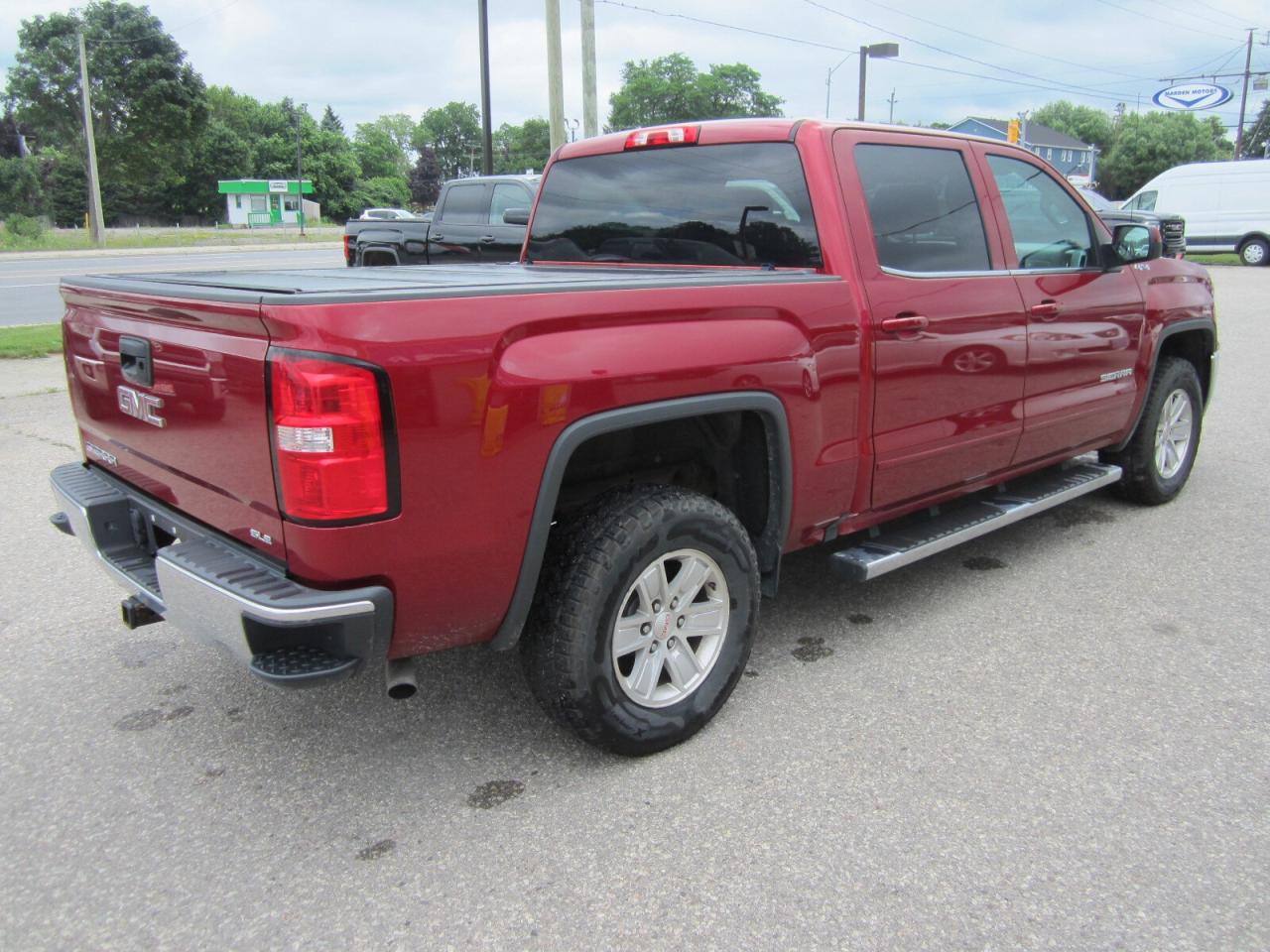 2018 GMC Sierra 1500 4WD Crew Cab 153.0  SLE ONE OWNER NO ACCIDENTS Photo