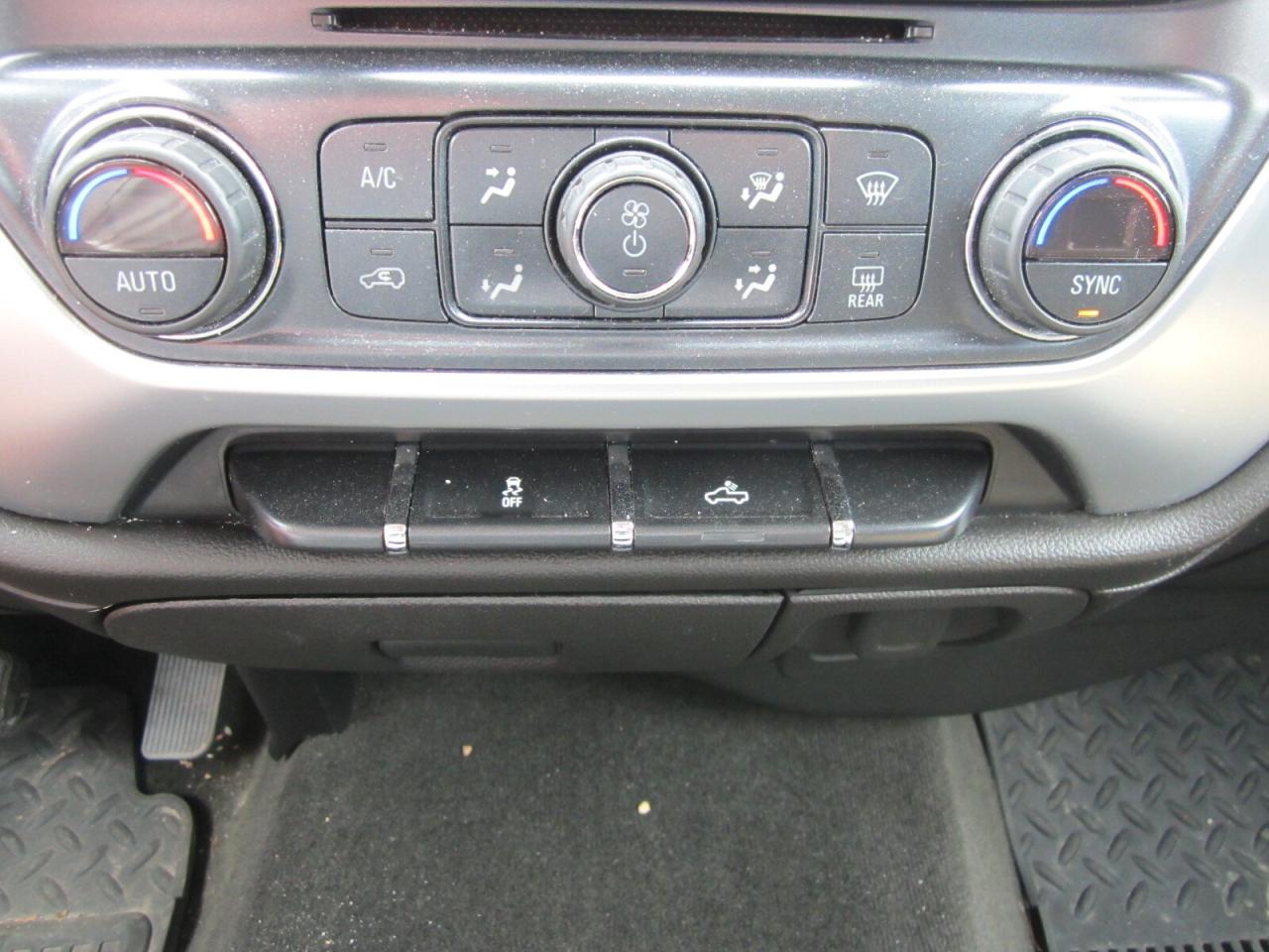 2018 GMC Sierra 1500 4WD Crew Cab 153.0  SLE ONE OWNER NO ACCIDENTS Photo