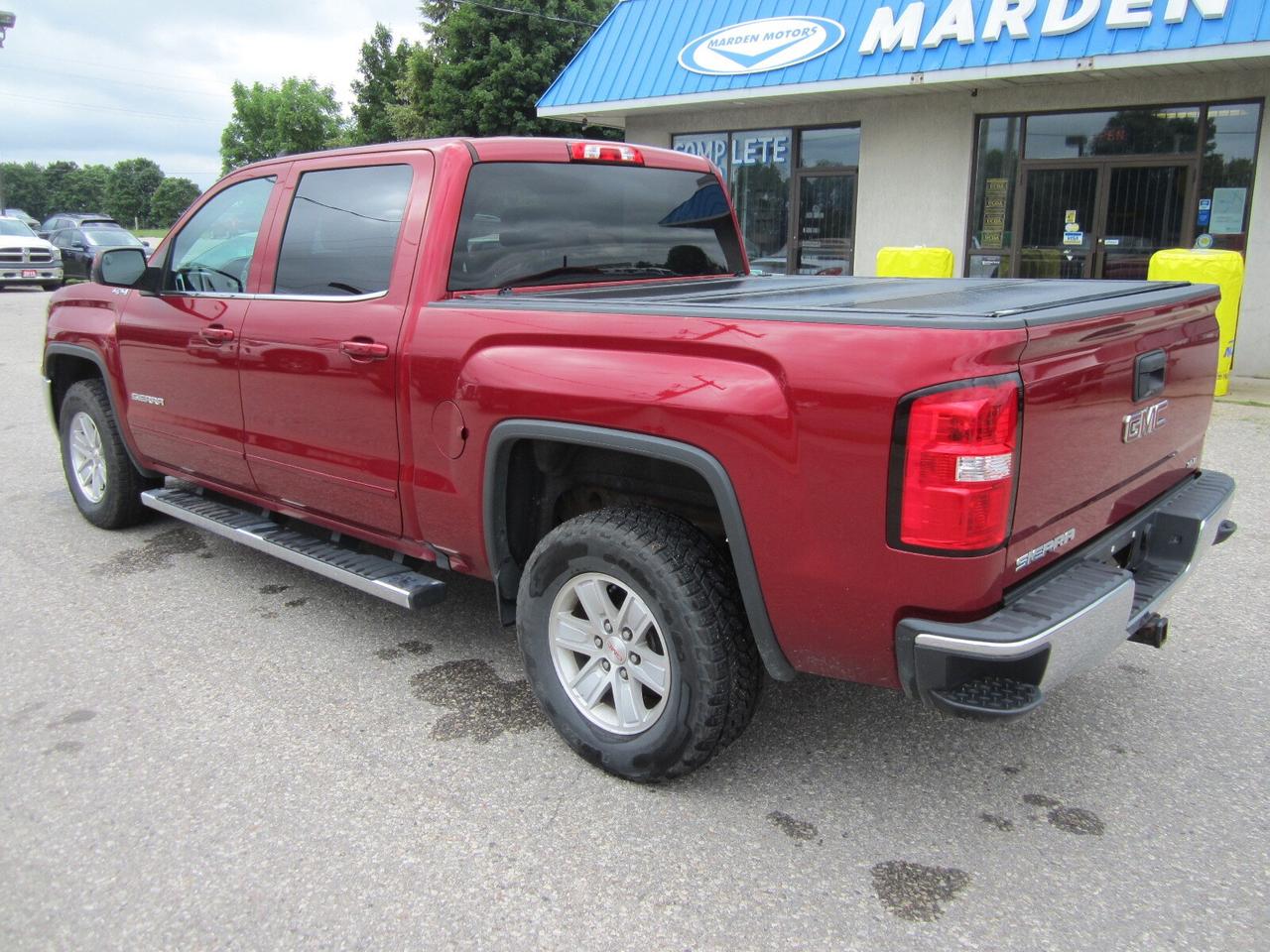 2018 GMC Sierra 1500 4WD Crew Cab 153.0  SLE ONE OWNER NO ACCIDENTS Photo