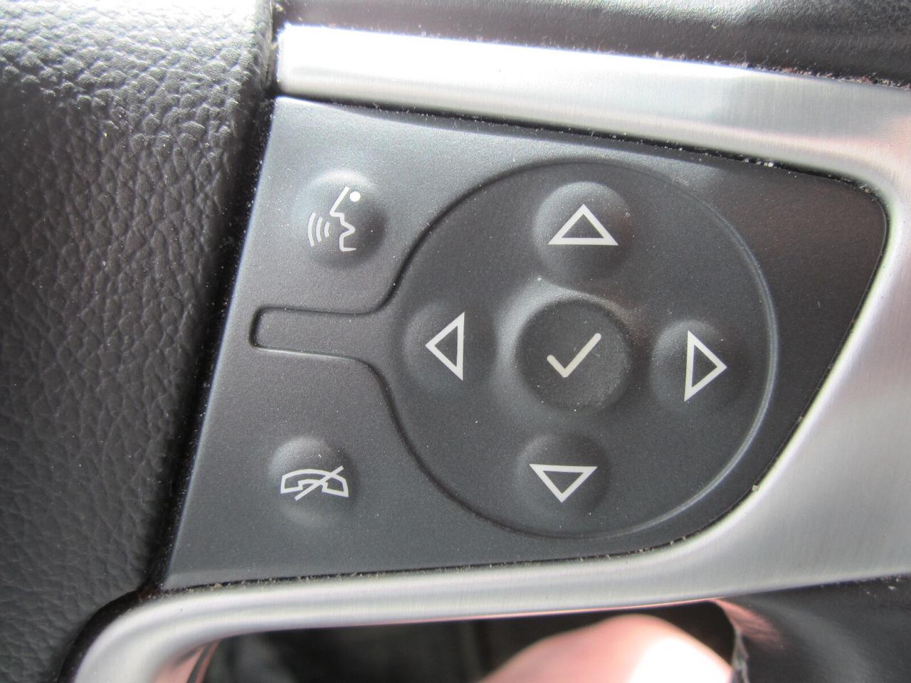 2018 GMC Sierra 1500 4WD Crew Cab 153.0  SLE ONE OWNER NO ACCIDENTS Photo