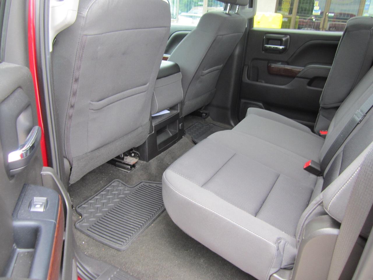 2018 GMC Sierra 1500 4WD Crew Cab 153.0  SLE ONE OWNER NO ACCIDENTS Photo