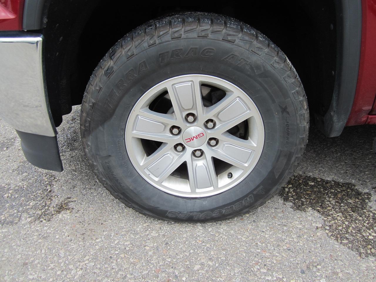 2018 GMC Sierra 1500 4WD Crew Cab 153.0  SLE ONE OWNER NO ACCIDENTS Photo