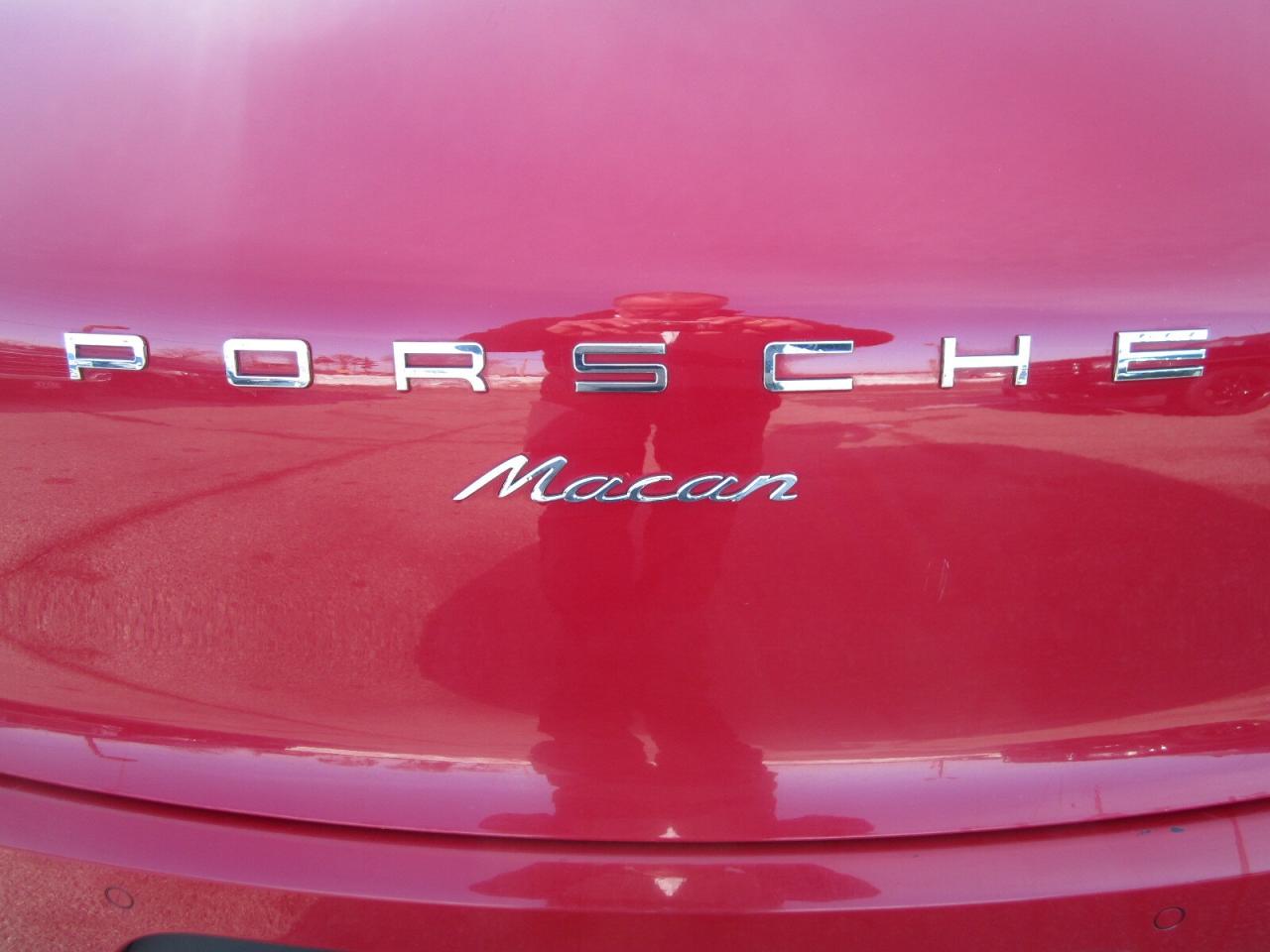 2018 Porsche Macan Sport Edition AWD LOCAL TRADE NO ACCIDENTS Photo3