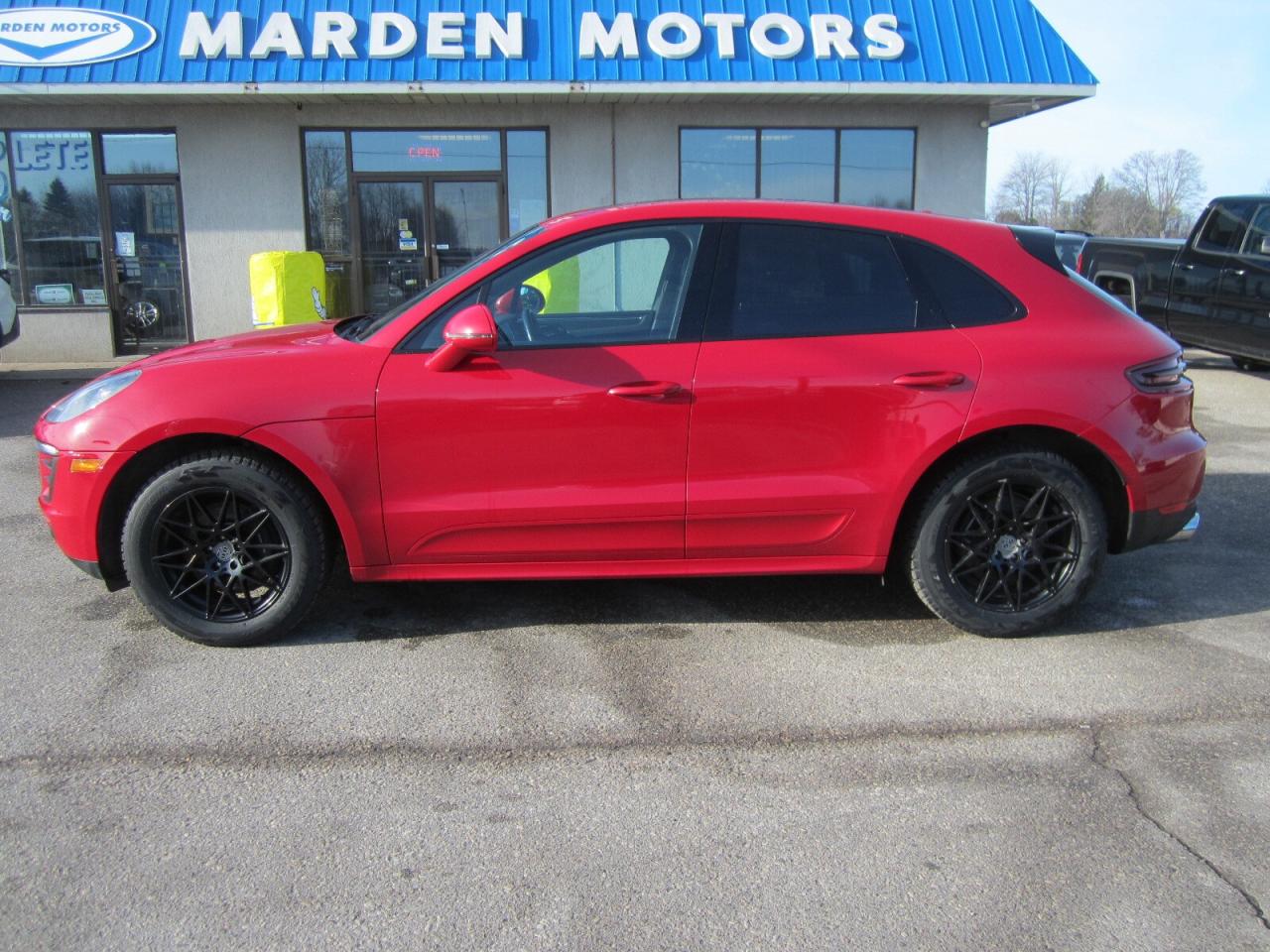 2018 Porsche Macan Sport Edition AWD LOCAL TRADE NO ACCIDENTS Photo2