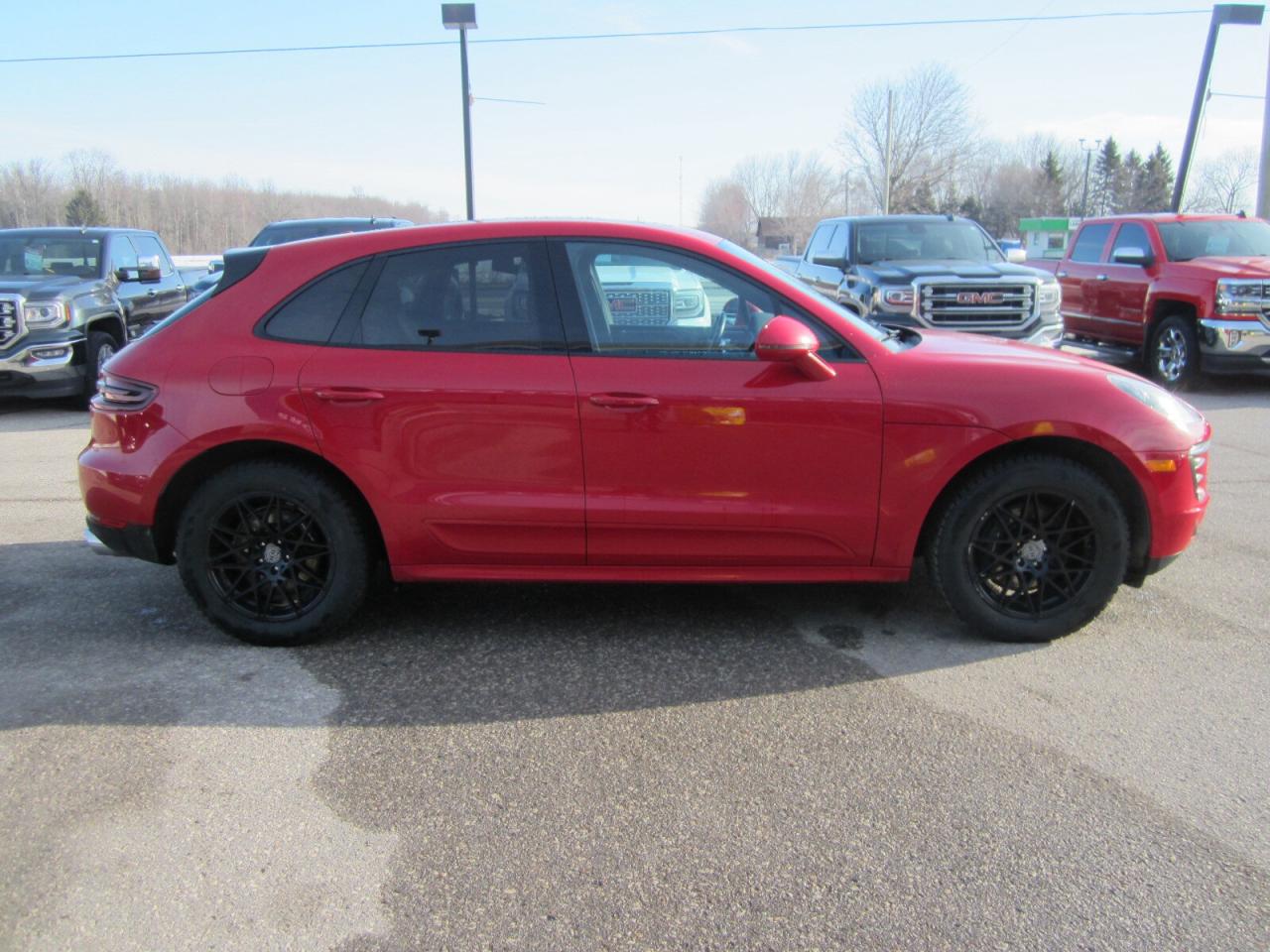 2018 Porsche Macan Sport Edition AWD LOCAL TRADE NO ACCIDENTS Photo