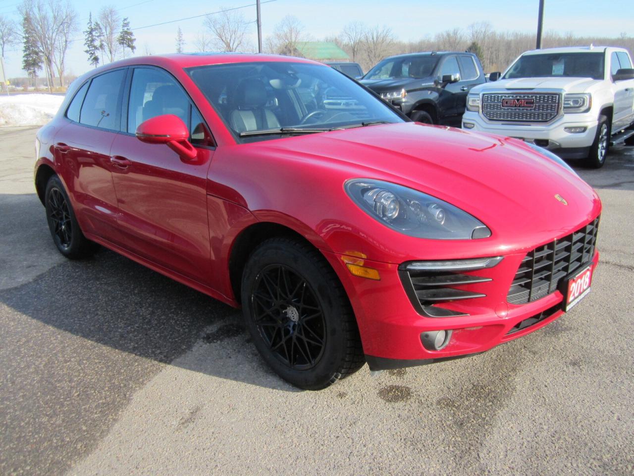 2018 Porsche Macan Sport Edition AWD LOCAL TRADE NO ACCIDENTS Photo