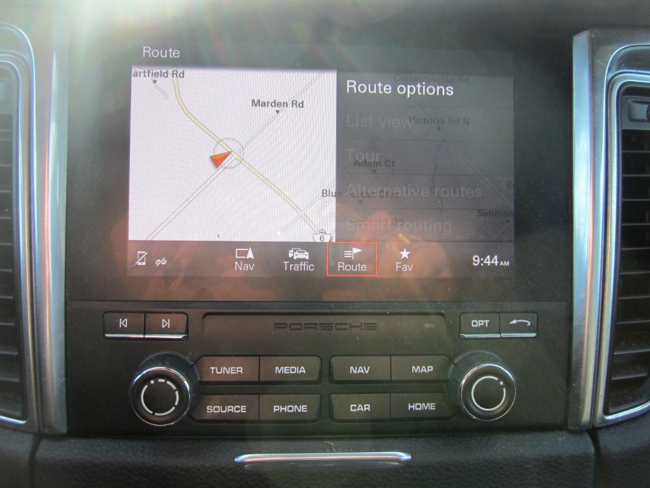 2018 Porsche Macan Sport Edition AWD LOCAL TRADE NO ACCIDENTS Photo