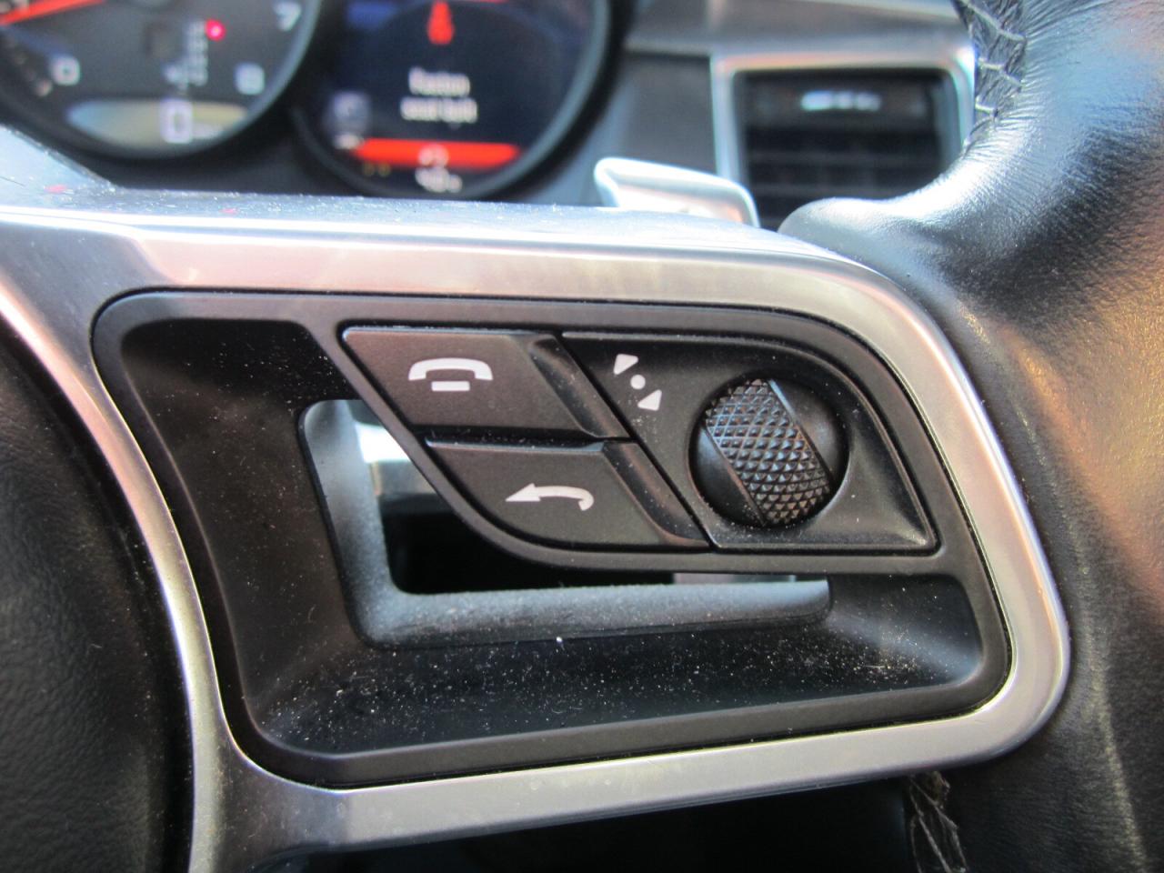 2018 Porsche Macan Sport Edition AWD LOCAL TRADE NO ACCIDENTS Photo