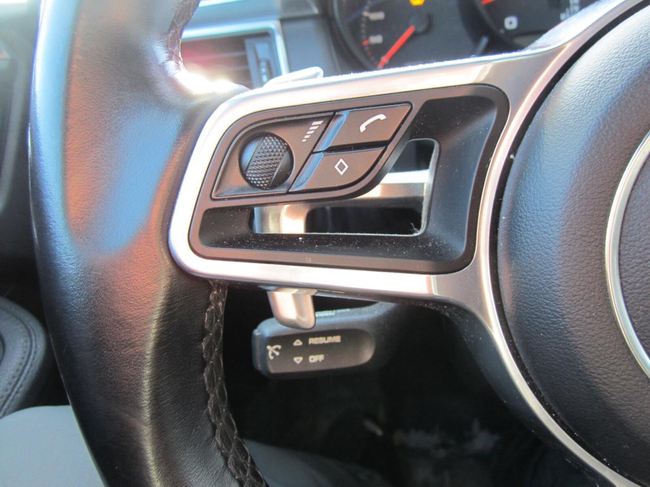 2018 Porsche Macan Sport Edition AWD LOCAL TRADE NO ACCIDENTS Photo