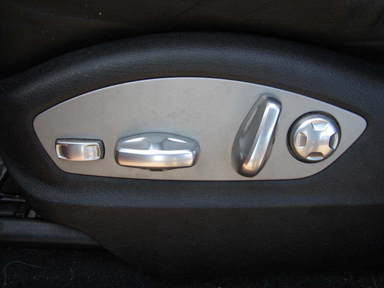 2018 Porsche Macan Sport Edition AWD LOCAL TRADE NO ACCIDENTS Photo