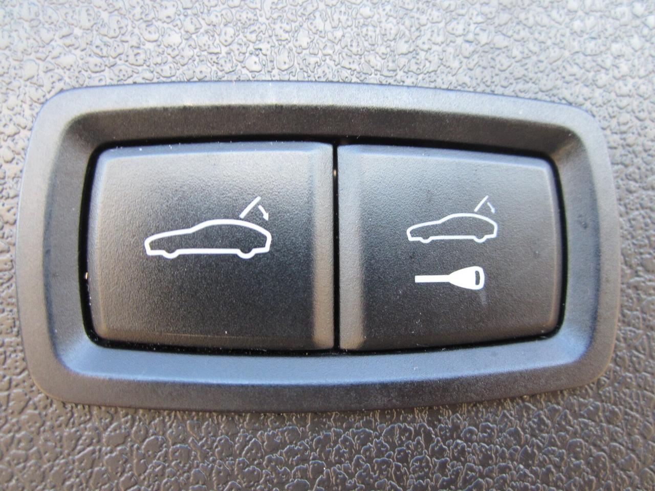 2018 Porsche Macan Sport Edition AWD LOCAL TRADE NO ACCIDENTS Photo