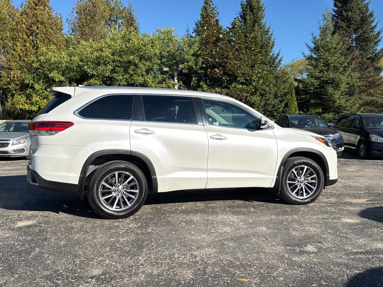 2018 Toyota Highlander XLE, BSM, Nav, Back Up Cam, Bluetooth Photo