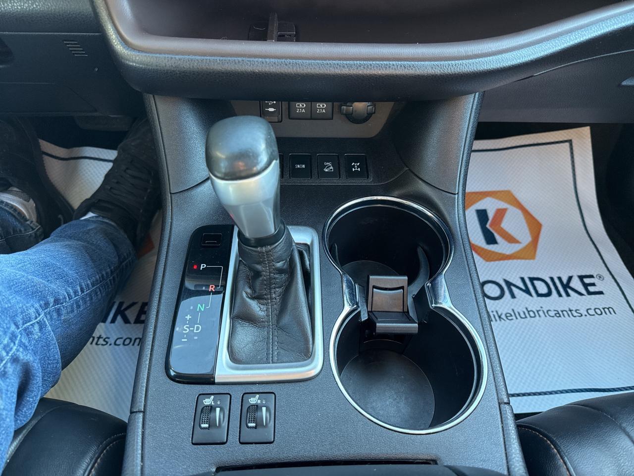 2018 Toyota Highlander XLE, BSM, Nav, Back Up Cam, Bluetooth Photo