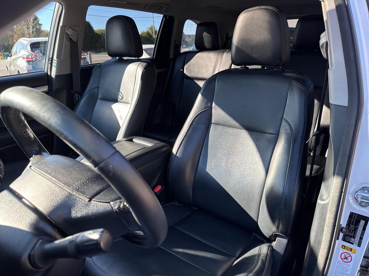 2018 Toyota Highlander XLE, BSM, Nav, Back Up Cam, Bluetooth Photo