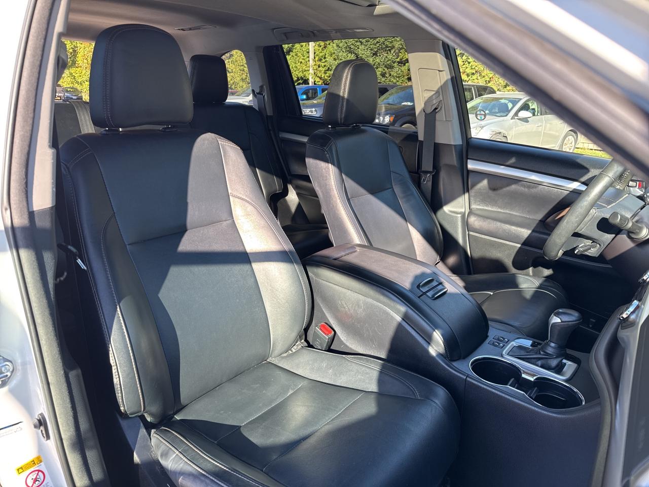 2018 Toyota Highlander XLE, BSM, Nav, Back Up Cam, Bluetooth Photo